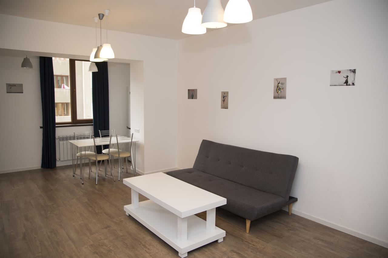 Apartments On Mashtots By Picnic Yerevan Exterior photo